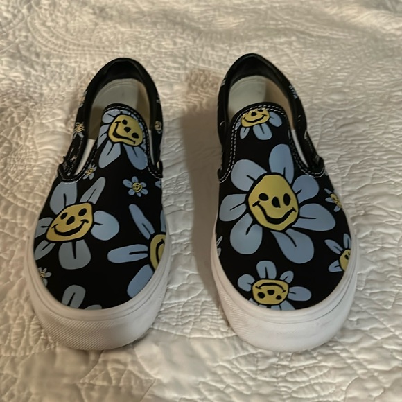 Vans Shoes - Cute Vans Size 11 worn once